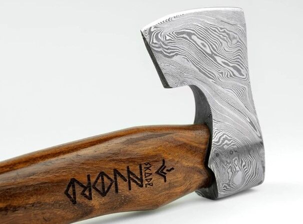 Njord Skade Damast Small Bijl Njord Skade Damast Small Bijl